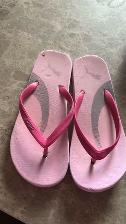 Girls size 2 Puma sandals.