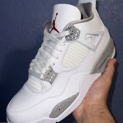 White Oreo Jordan 4