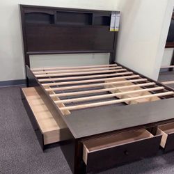 Cama Queen Size Nueva En Su Caja No Colchon
