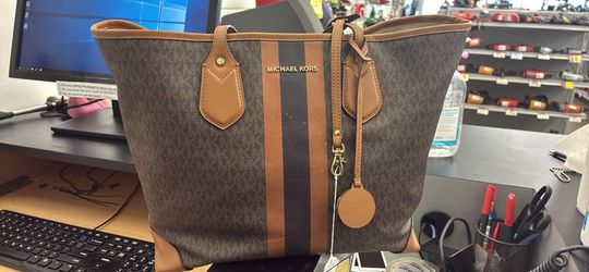 Micheal Kors Purse