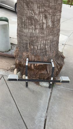 Pull up bar