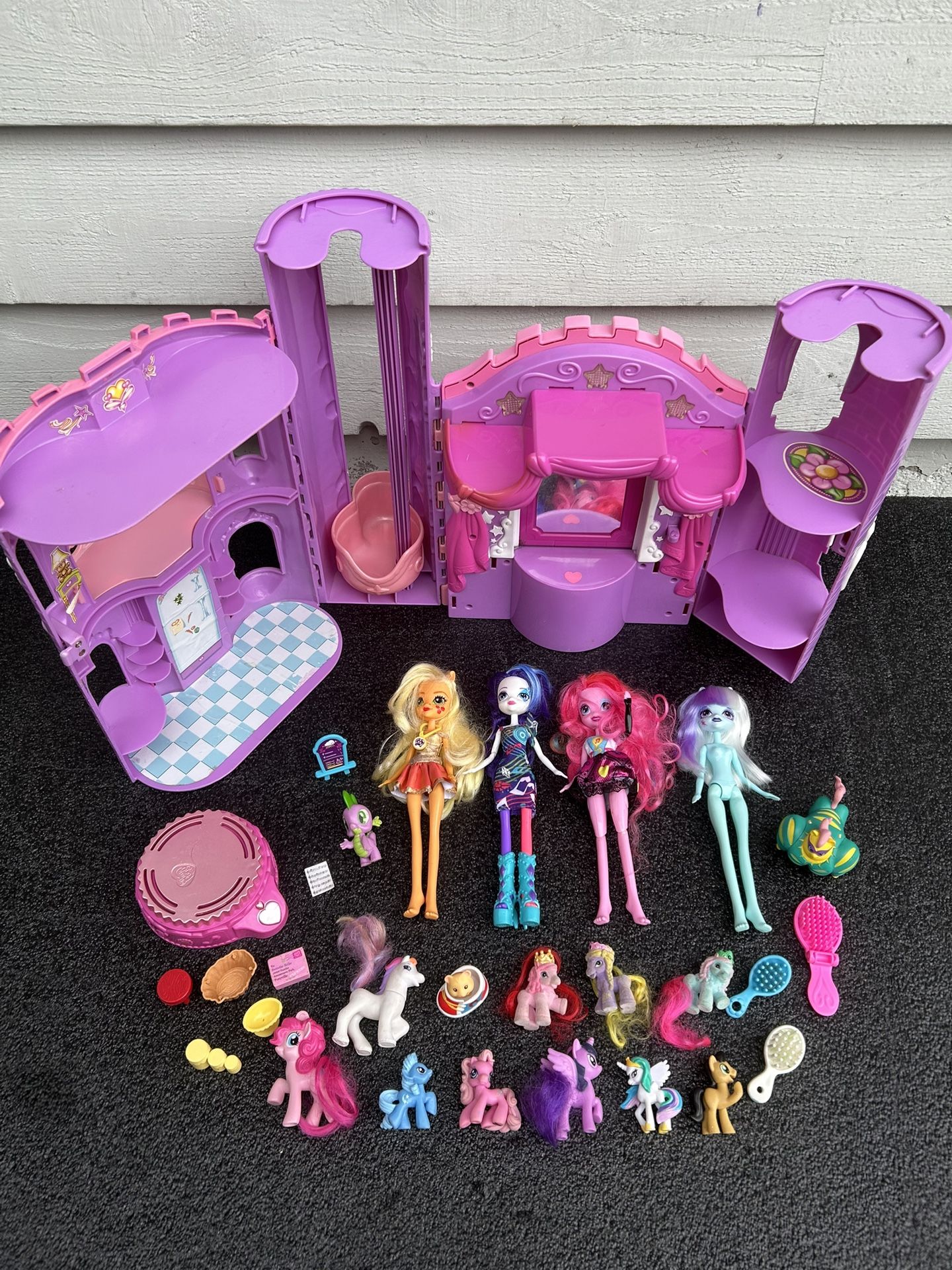 My Little Pony Castle Dolls Pony’s And More