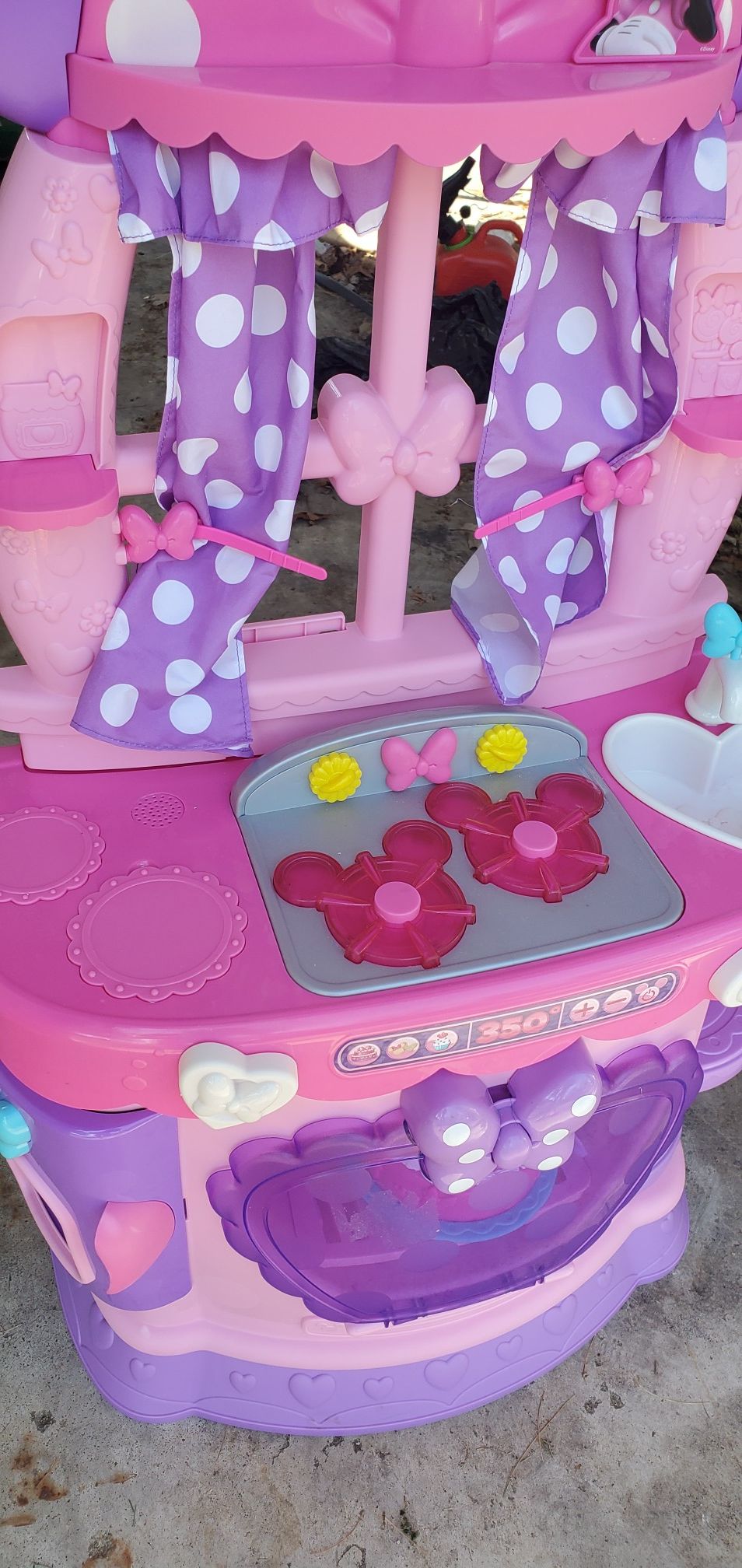 Minnie Mouse Interactive Kitchen