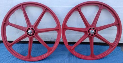 24" Red Skyway Mags Wheels