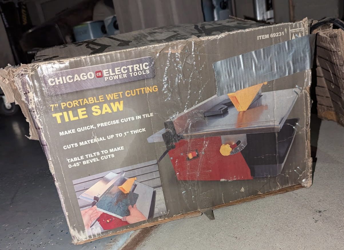 Used 4.8 Amp, 7 in. Table Top Wet Cut Tile Saw