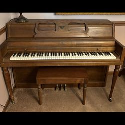 FREE Wurlitzer Piano from the 70s