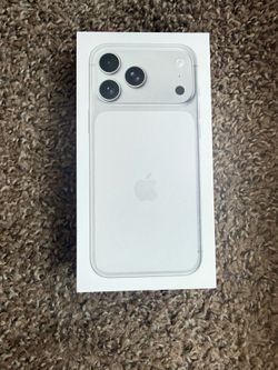 iPhone 17 pro max box