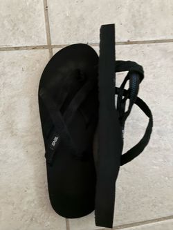 Teva Size 8 women’s flip flops