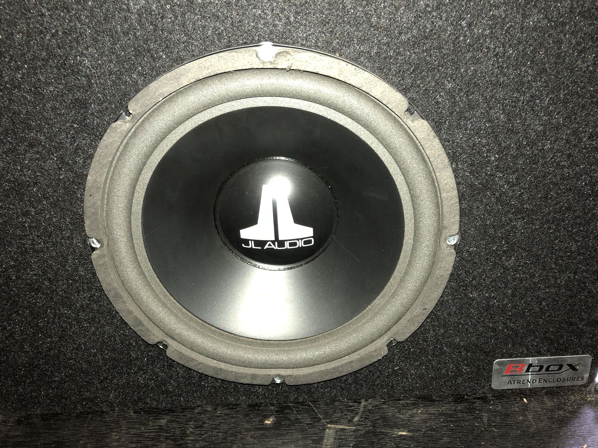 New 10” JL audio Subwoofer in box w/ pioneer amp for Sale in Roy, WA