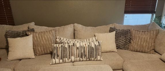 9 Decorative Couch Pillows