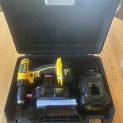 DeWalt Cordless Drill With 2 Batteries And Charger $100