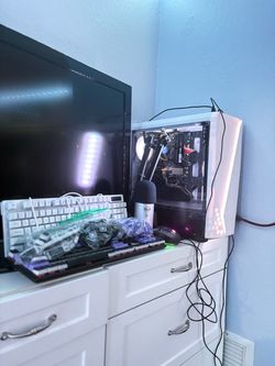 Gaming computer with accessories