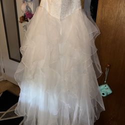 20w Unaltered Wedding Dress