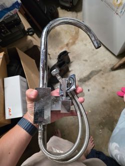 Kitchen faucet