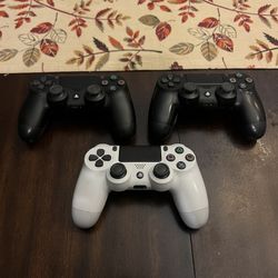 PS4 Controllers 