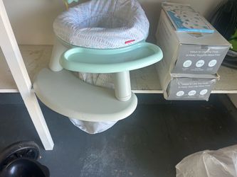 Baby Seat + Changing Pads & Bath Visor