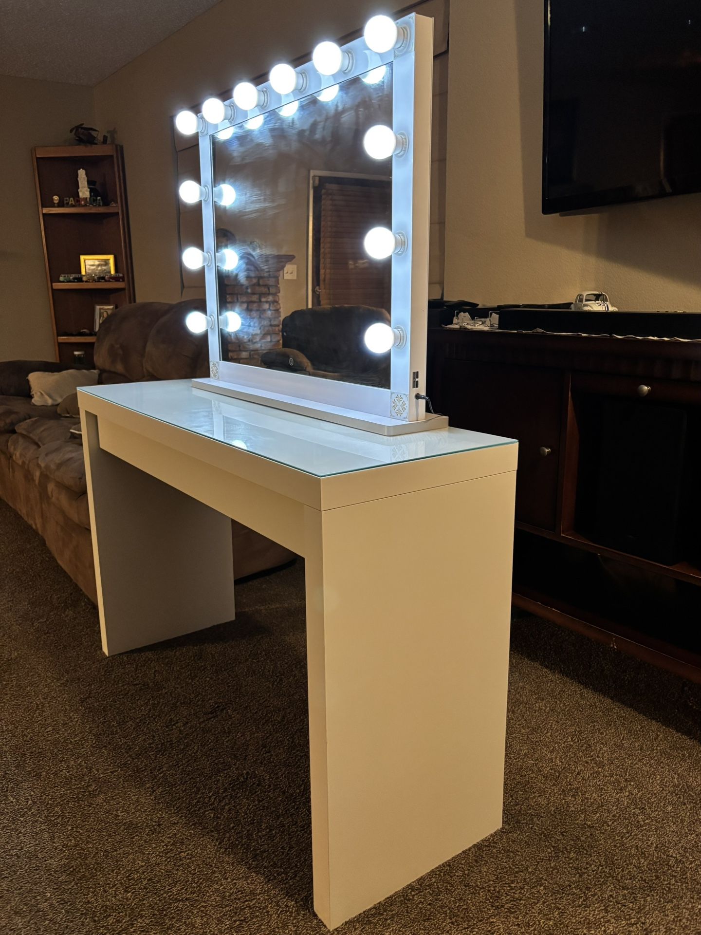 Hollywood Makeup Vanity