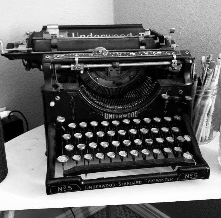 Antique 1915 Underwood No 5 typewriter