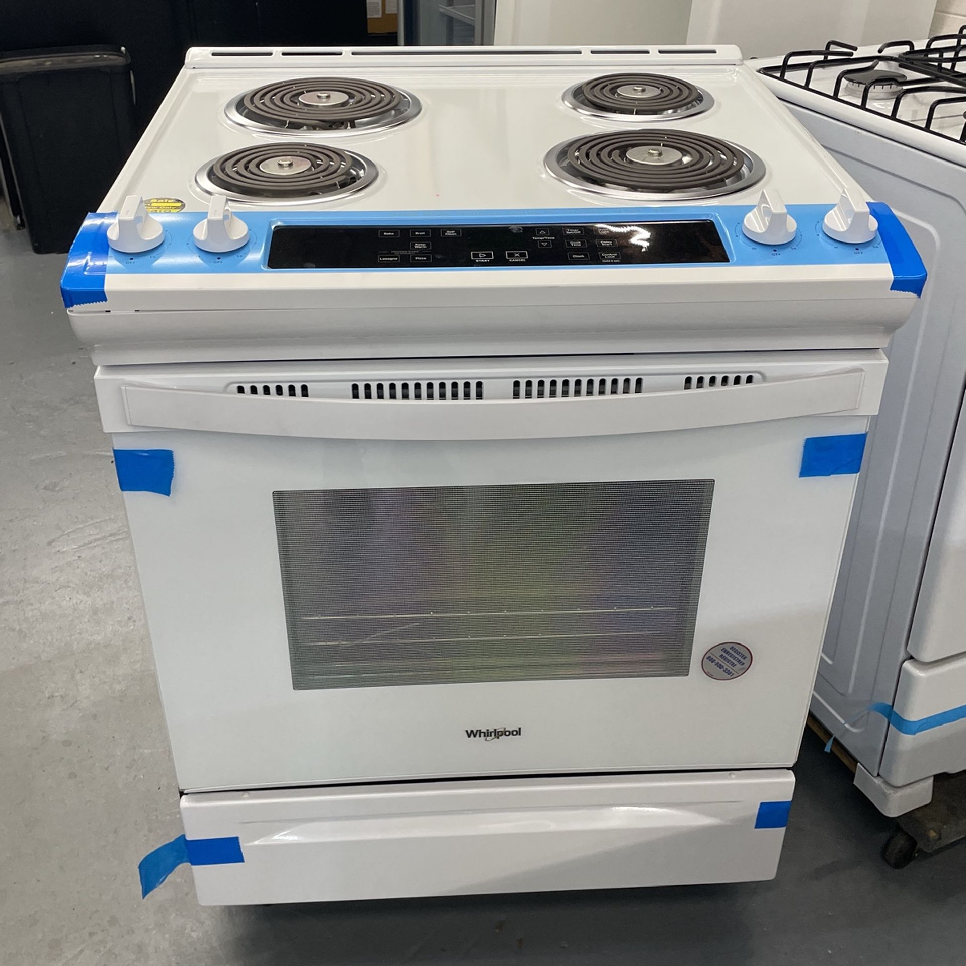 Electric Stove 4 Coils In Color White Slide In