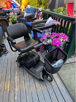 Pride gogo Elite Traveller 3-wheels mobility scooter used