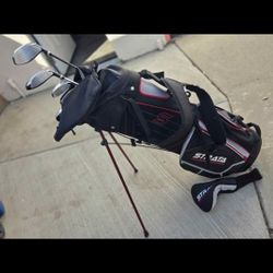 STRATA LEFT HAND GOLF CLUB SET.