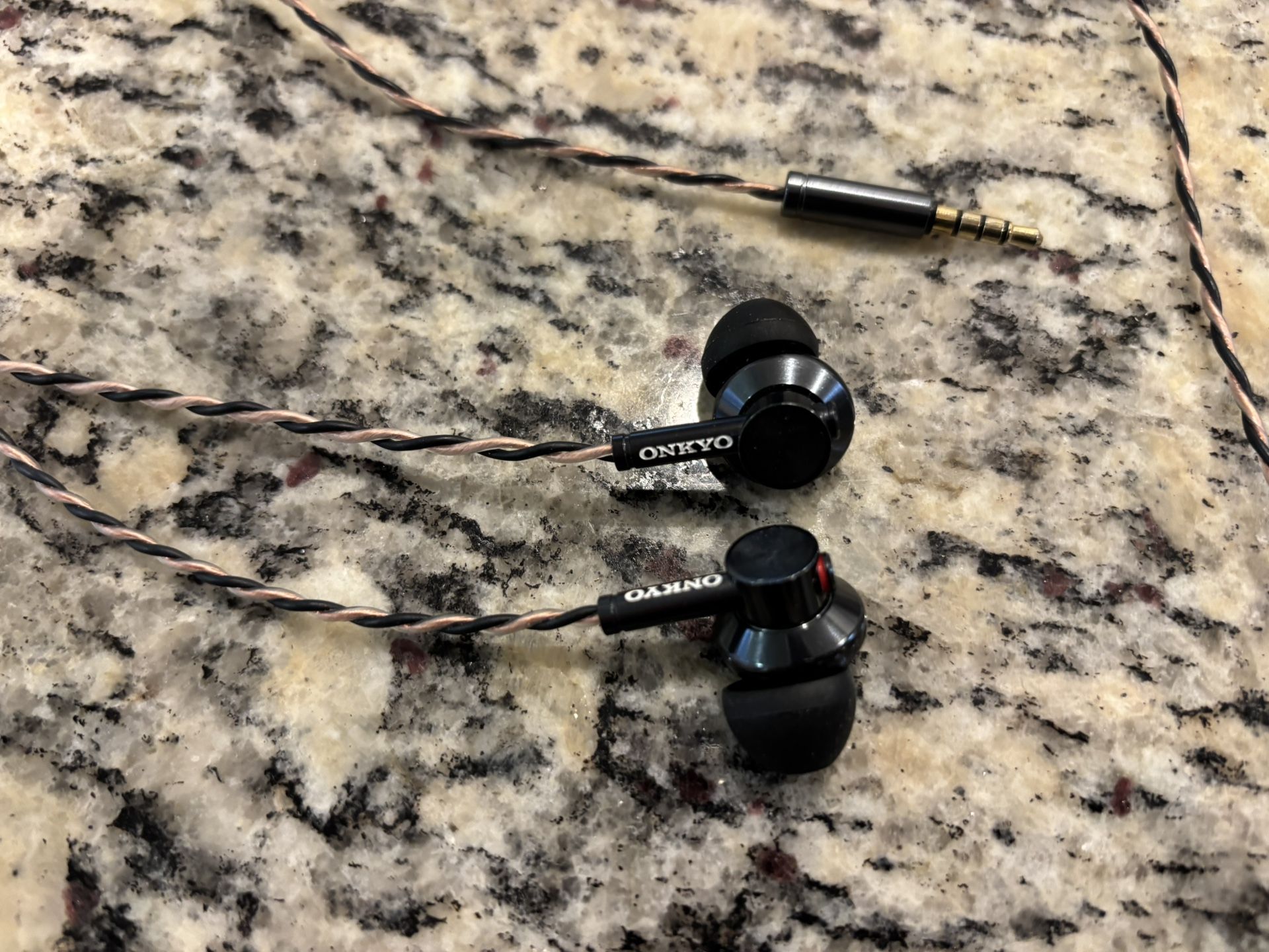 ONKYO HI RES EARBUDS E700M(B)
