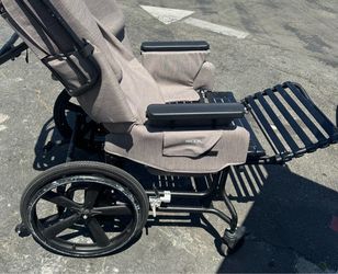 Broda Reclaiming Wheelchair