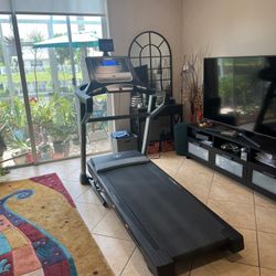 NordicTrack Elite 700 Treadmill