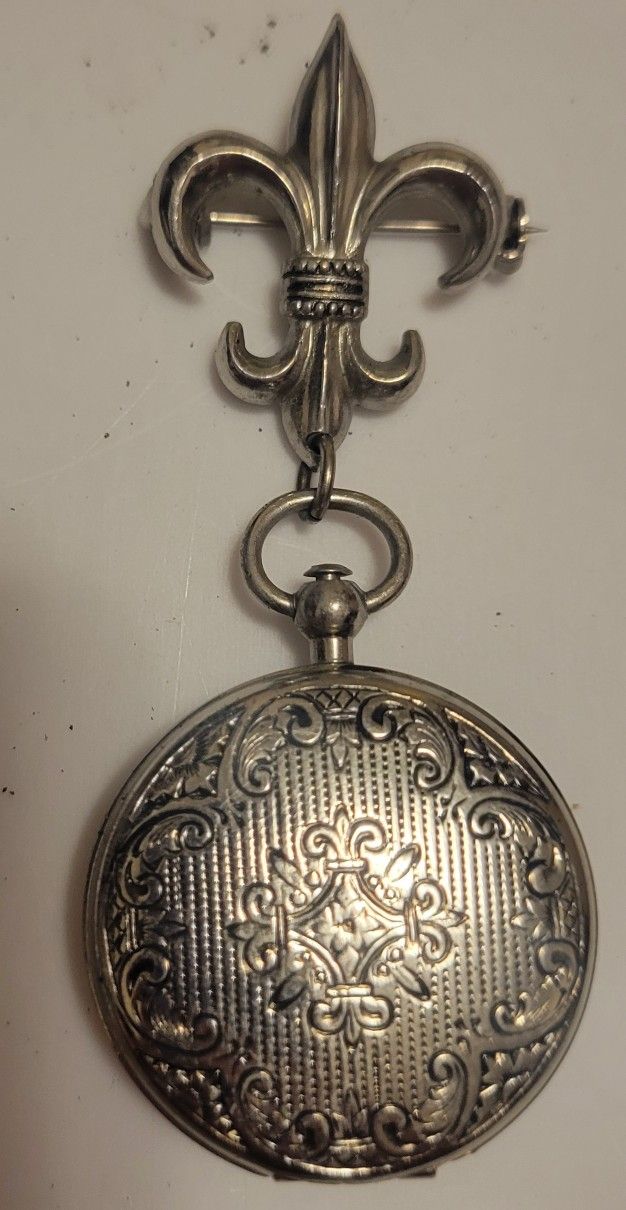 Vintage Fleur de Lis Photo Locket Brooch Pin Silver Tone Old Photo Inside