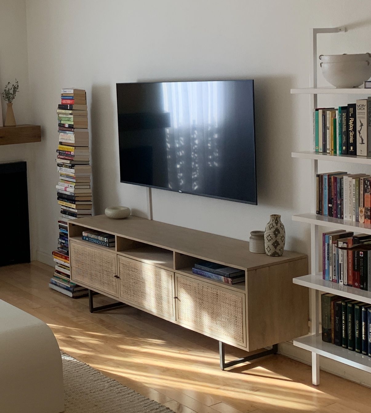 TCL 55S517 55-Inch 4K Ultra HD Roku Smart LED TV (2018 Model)
