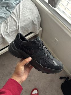 Black nikes