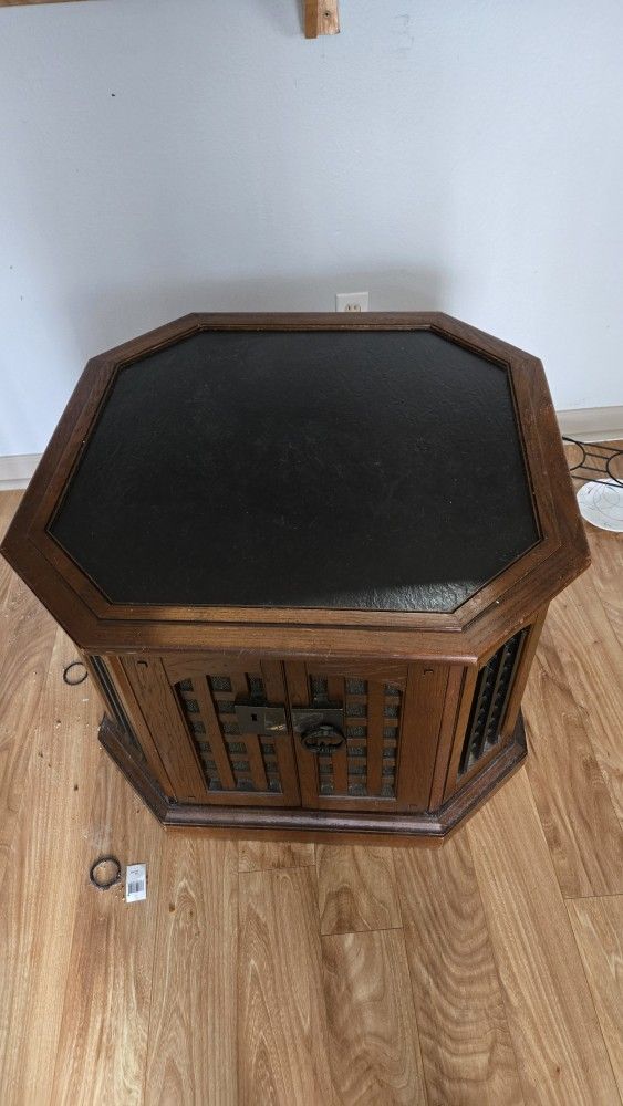 Vintage Magnavox Radio/record Player