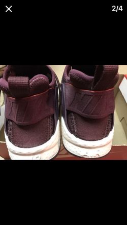 NIKE HUARACHES Women 5.5