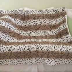 2 Washable Animal Blankets