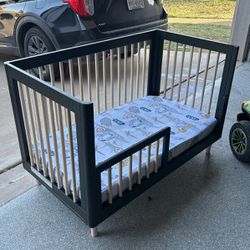 Crib/toddler Bed 