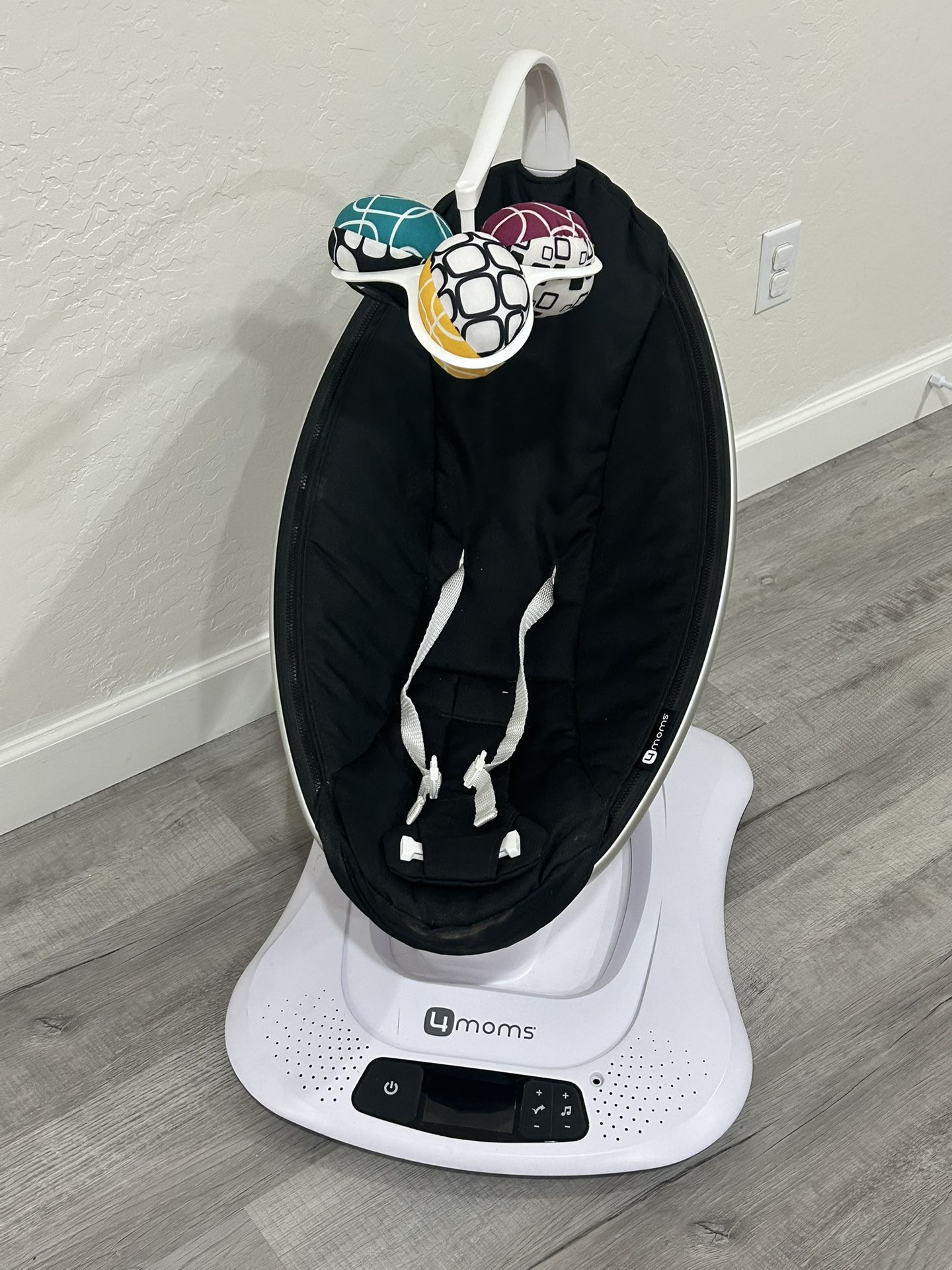 Baby Swing - 4Moms Mamaroo 