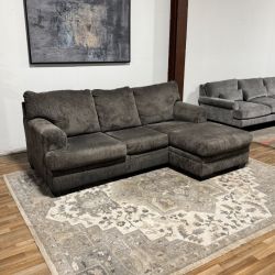 Reversible Chaise Sectional Sofa — Apartment Size 🚛 Delivery Available