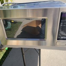 Countertop microwave