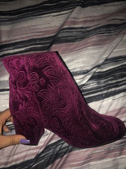 Heel boots size 7