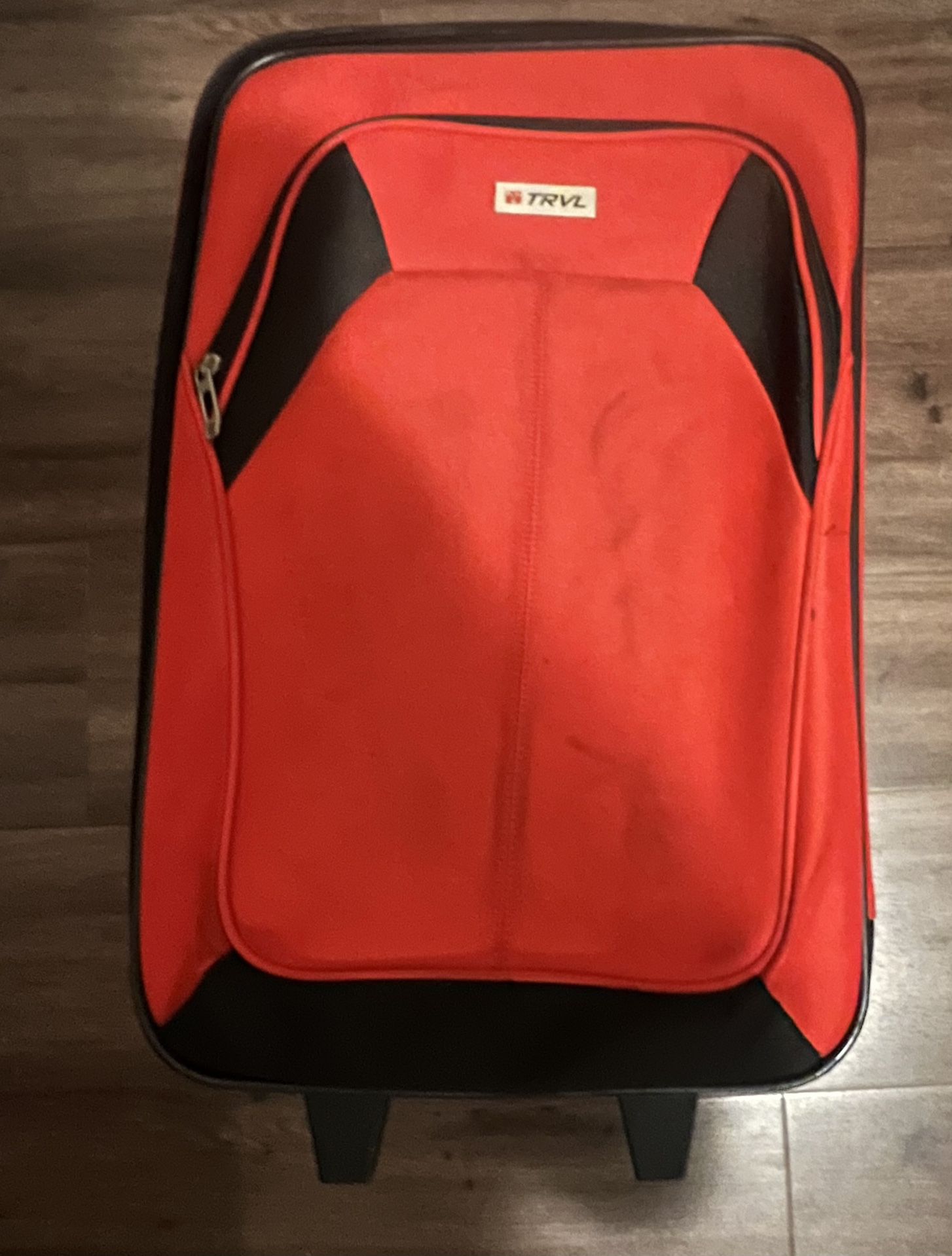 Traveling suitcase 