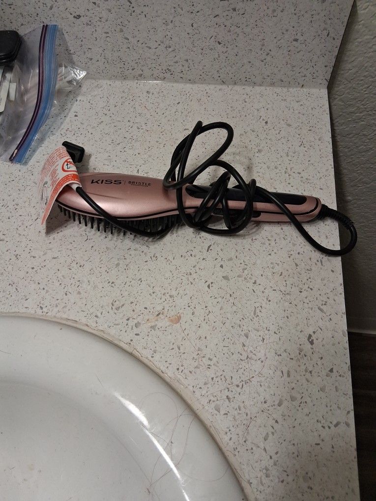 Kiss Bristle Straightener ( Pickup Only)