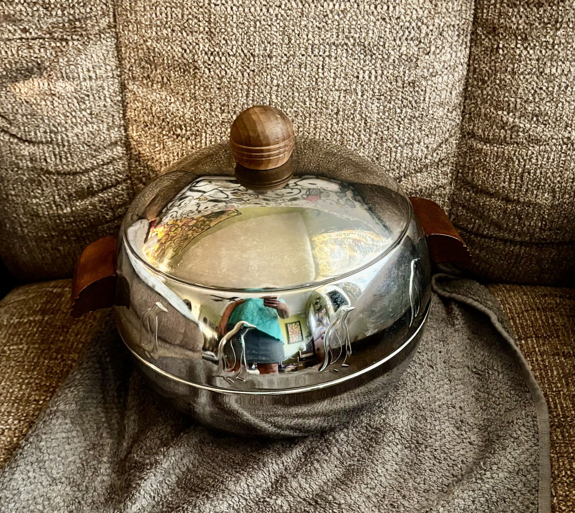 Vintage Penguin Hot Cold Server