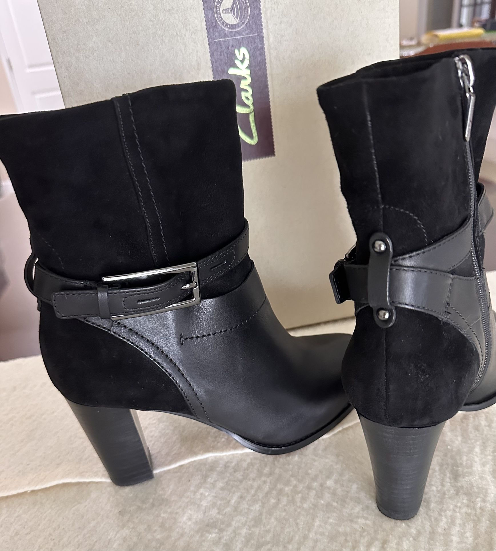 Clarks Women’s Kacia Garnet Heeled Bootie in Black Comb Buckled Classic 7.5M