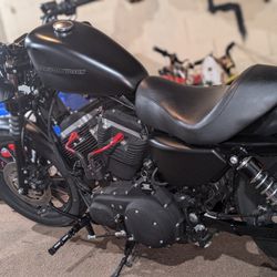 Harley Davidson XL Iron883n Sportster 