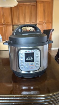 BRAND NEW, never used!! Instant Pot Duo Electric Pressure Cooker