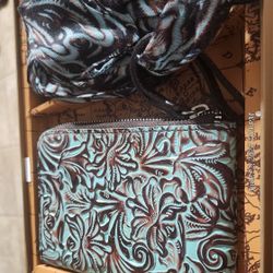 Patricia Nash Wallet And Scraf