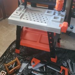 Black and Decker Toy Work Bench With Accessories 
