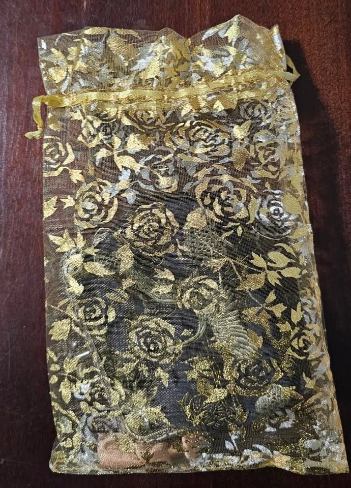 Brand New Hand Made Jan&Dee Grade Crane Painting made of Natural Silk Buckle Coin Purse