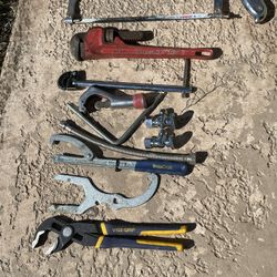 Plumbing Tools Different Wrenches  Special For Plumbers 