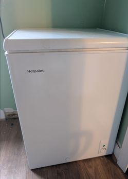 8 Cubic foot deep freezer